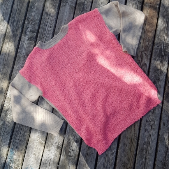 🌾3/$50🌾 hot pink oversized cardigan - Picture 3 of 3